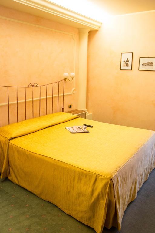 Hotel San Clemente Сантарканджело-ди-Романья Экстерьер фото