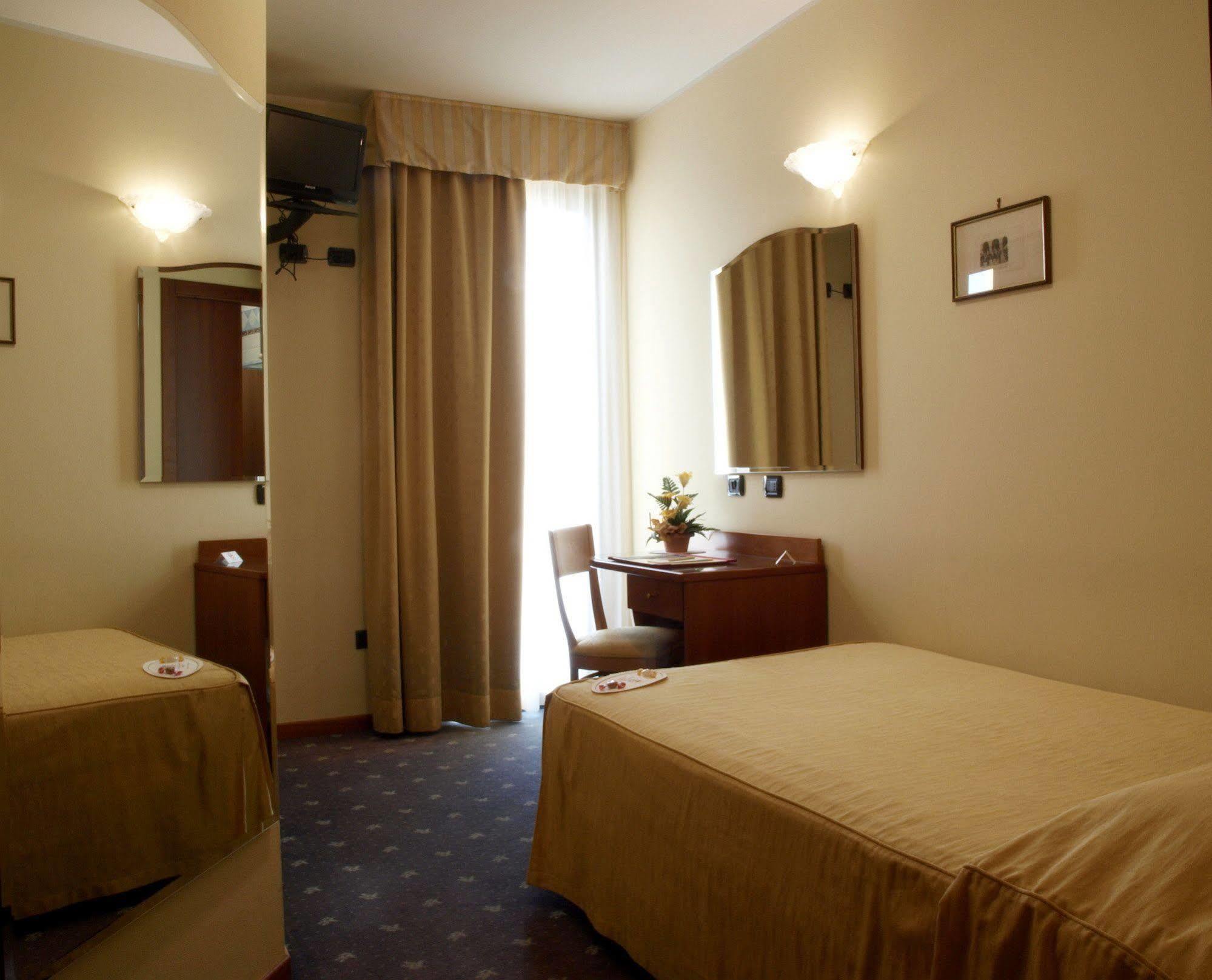 Hotel San Clemente Сантарканджело-ди-Романья Экстерьер фото